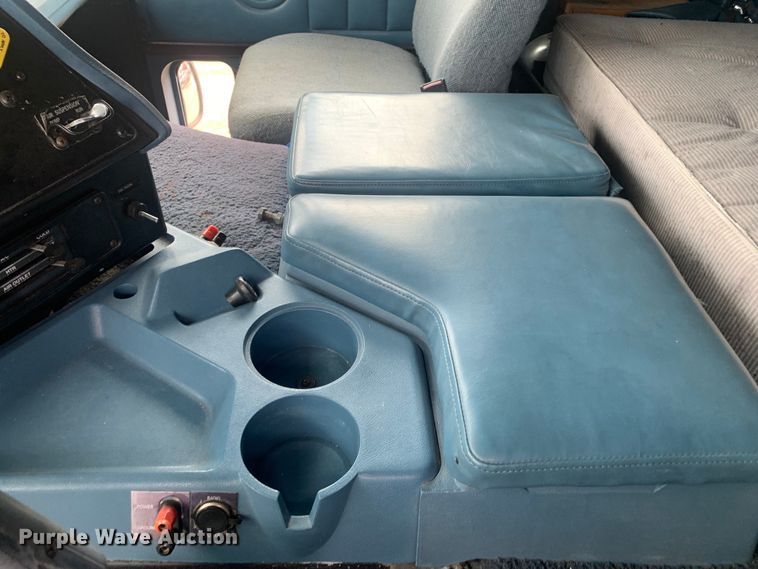 image for item DM7855 1993 International 9600 semi truck