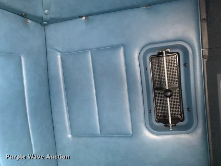 image for item DM7855 1993 International 9600 semi truck