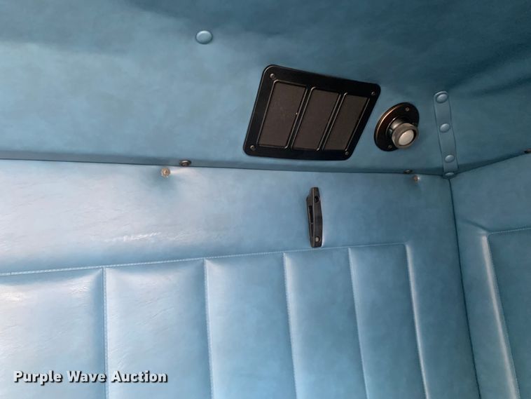 image for item DM7855 1993 International 9600 semi truck