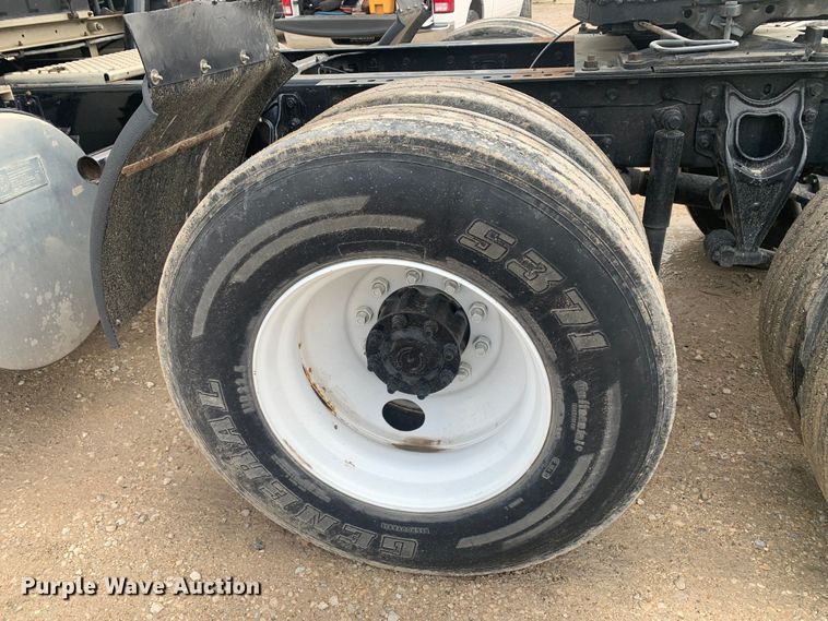 image for item DM7855 1993 International 9600 semi truck