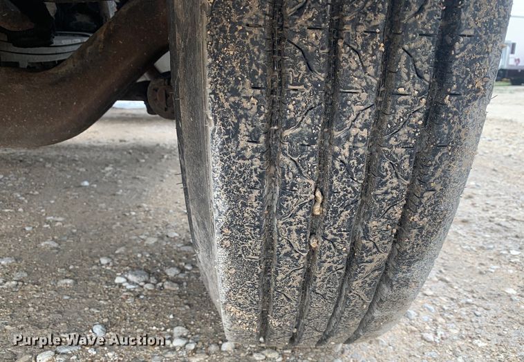 image for item DM7855 1993 International 9600 semi truck