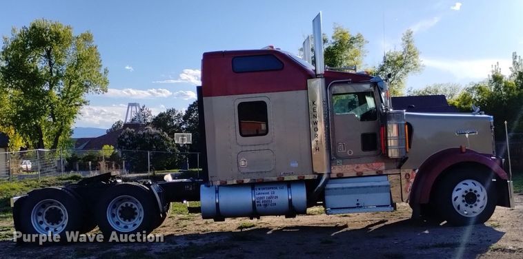 image for item DQ6109 2001 Kenworth  W900 semi truck