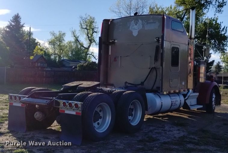 image for item DQ6109 2001 Kenworth  W900 semi truck