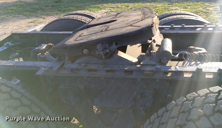 image for item DQ6109 2001 Kenworth  W900 semi truck