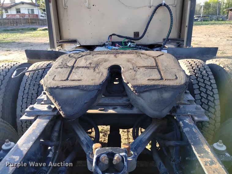 image for item DQ6109 2001 Kenworth  W900 semi truck