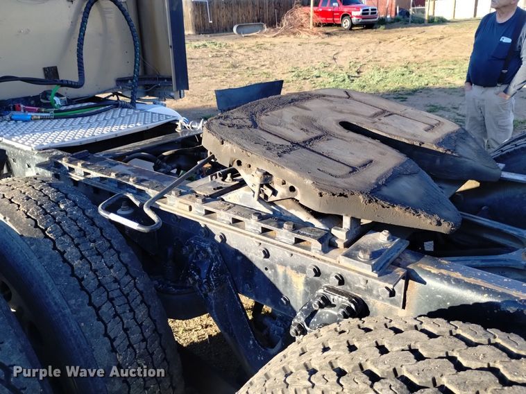 image for item DQ6109 2001 Kenworth  W900 semi truck