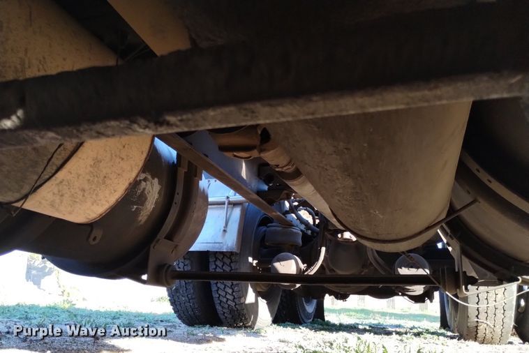 image for item DQ6109 2001 Kenworth  W900 semi truck