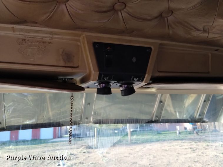 image for item DQ6109 2001 Kenworth  W900 semi truck