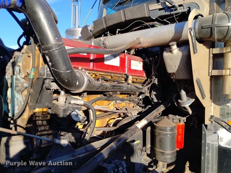 image for item DQ6109 2001 Kenworth  W900 semi truck