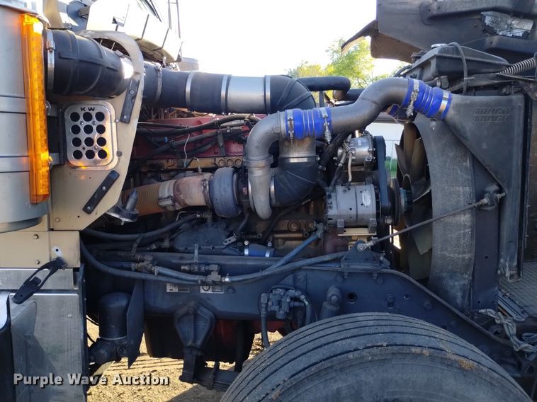 image for item DQ6109 2001 Kenworth  W900 semi truck