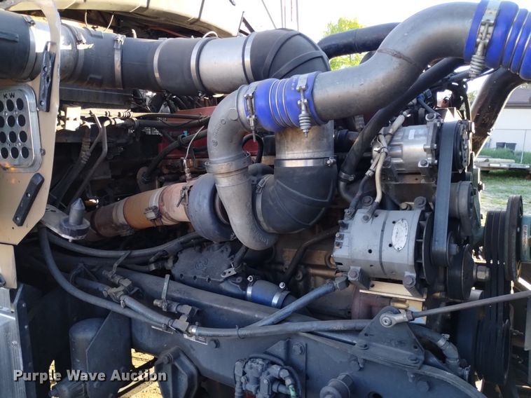 image for item DQ6109 2001 Kenworth  W900 semi truck