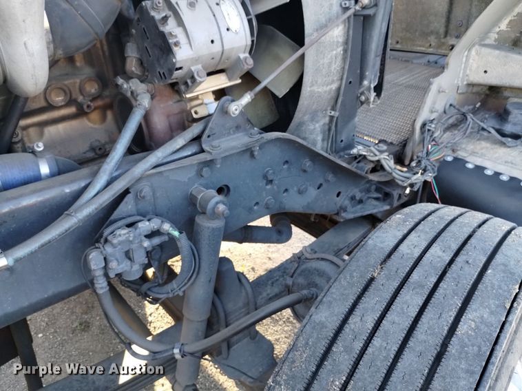 image for item DQ6109 2001 Kenworth  W900 semi truck