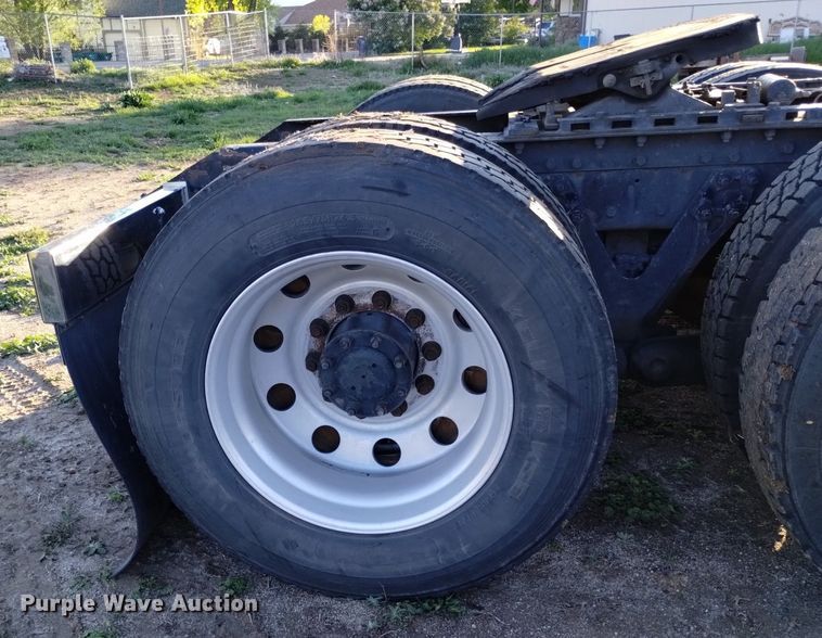 image for item DQ6109 2001 Kenworth  W900 semi truck