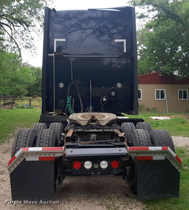 image for item DQ7068 2013 Kenworth T700 semi truck