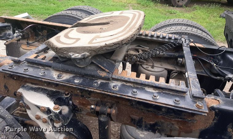 image for item DQ7068 2013 Kenworth T700 semi truck