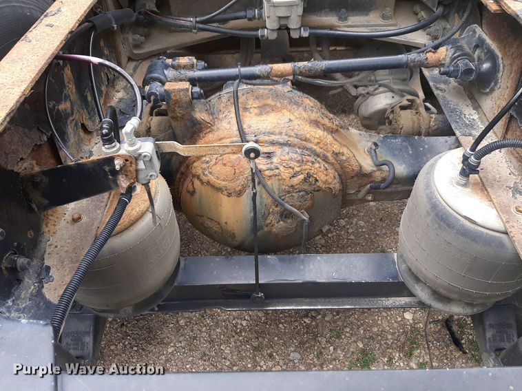 image for item DQ7068 2013 Kenworth T700 semi truck