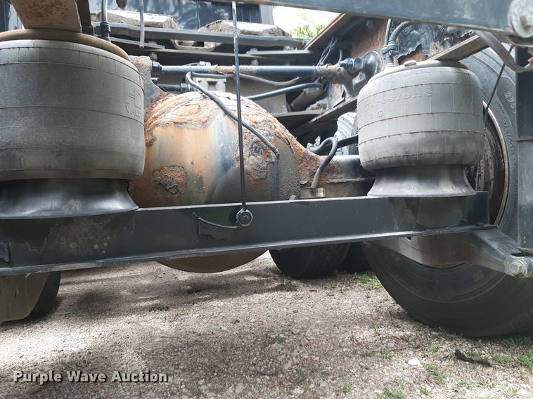 image for item DQ7068 2013 Kenworth T700 semi truck