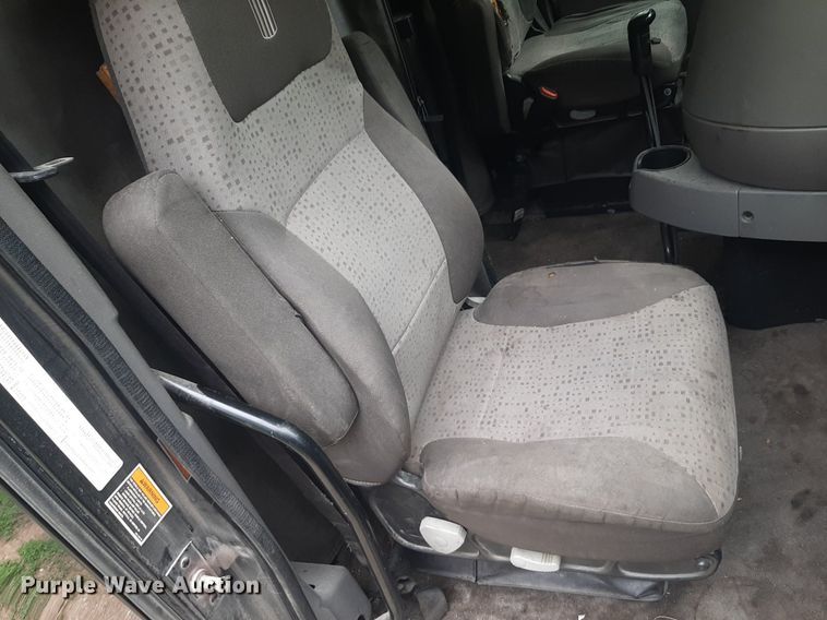 image for item DQ7068 2013 Kenworth T700 semi truck