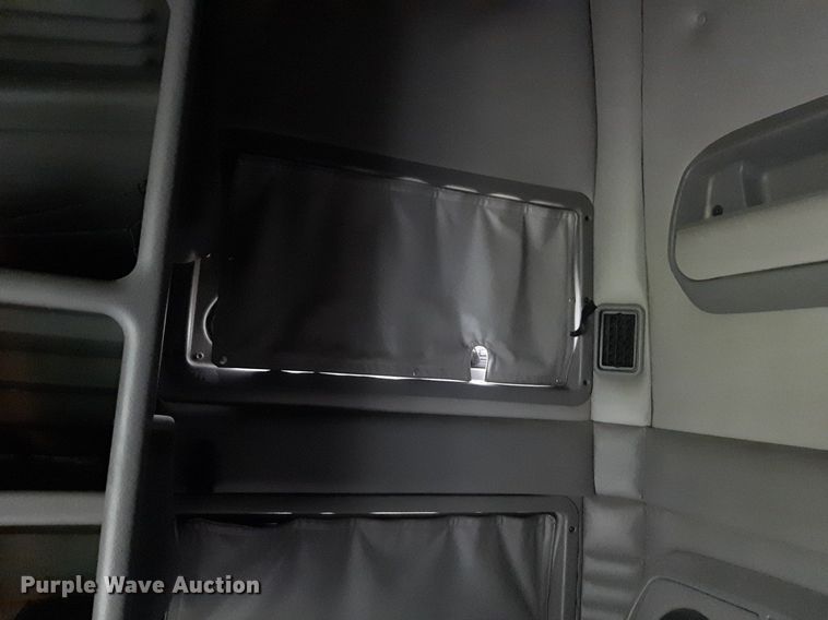 image for item DQ7068 2013 Kenworth T700 semi truck