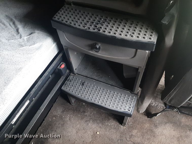 image for item DQ7068 2013 Kenworth T700 semi truck