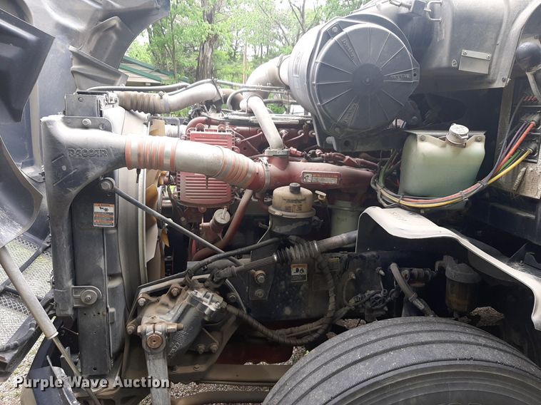 image for item DQ7068 2013 Kenworth T700 semi truck