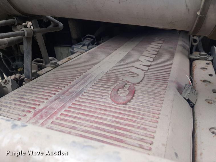 image for item DQ7068 2013 Kenworth T700 semi truck