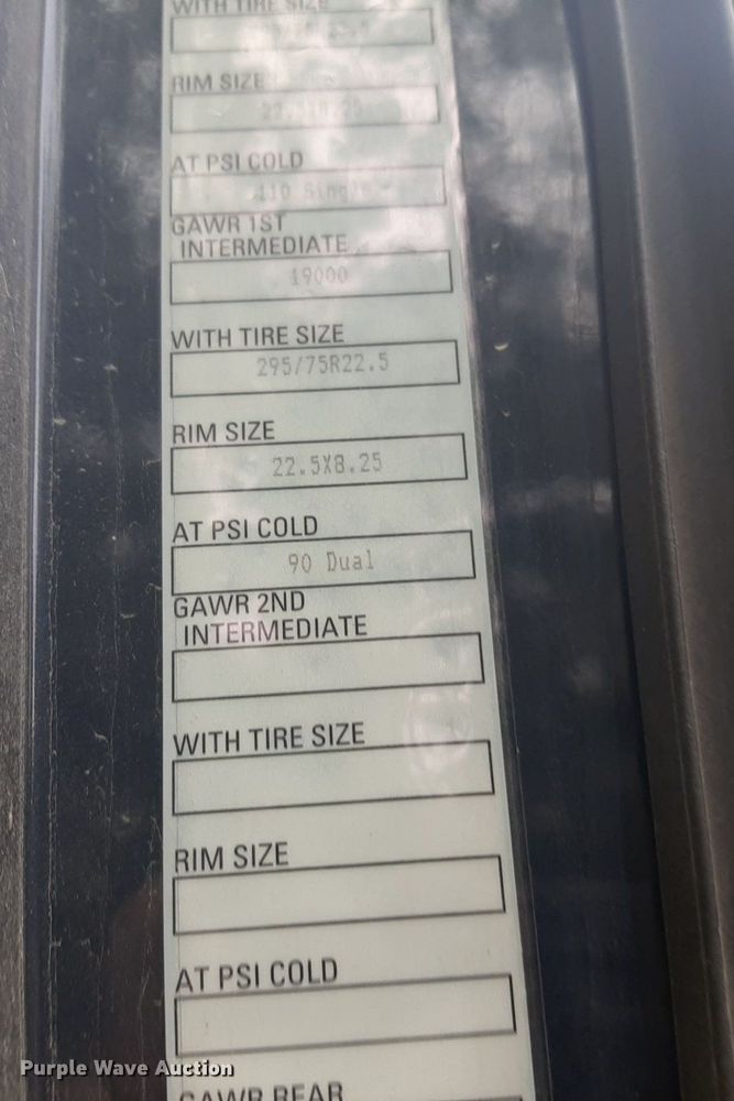 image for item DQ7068 2013 Kenworth T700 semi truck