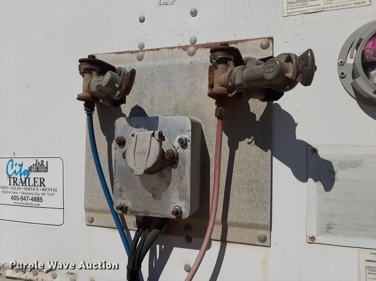 image for item DQ7073 2003 Wabash dry van trailer