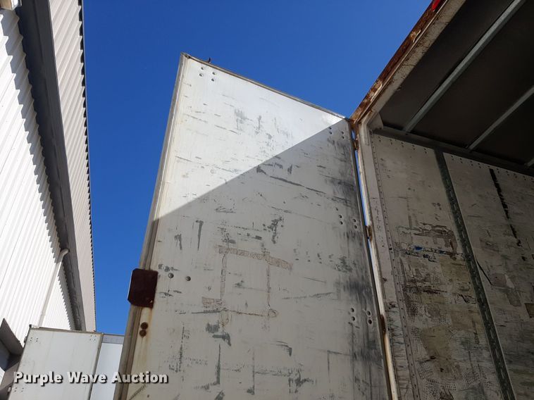 image for item DQ7073 2003 Wabash dry van trailer