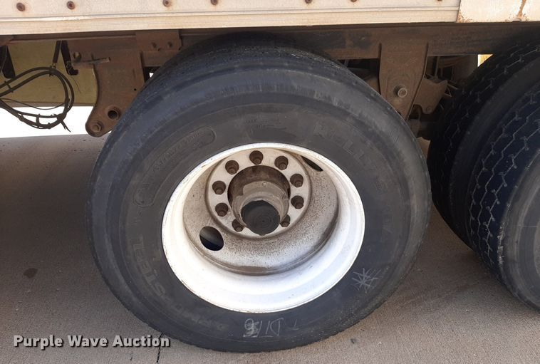 image for item DQ7073 2003 Wabash dry van trailer