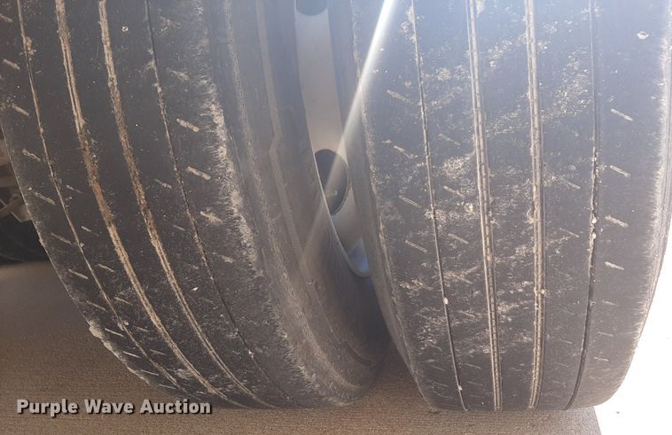 image for item DQ7073 2003 Wabash dry van trailer