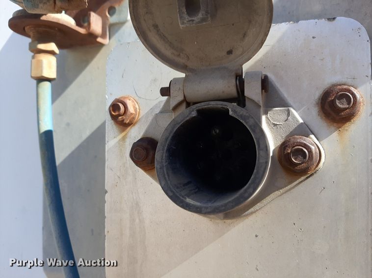 image for item DQ7075 2006 Wabash dry van trailer