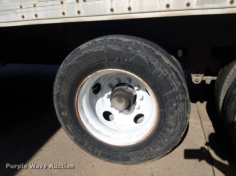 image for item DQ7075 2006 Wabash dry van trailer