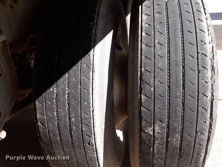 image for item DQ7075 2006 Wabash dry van trailer