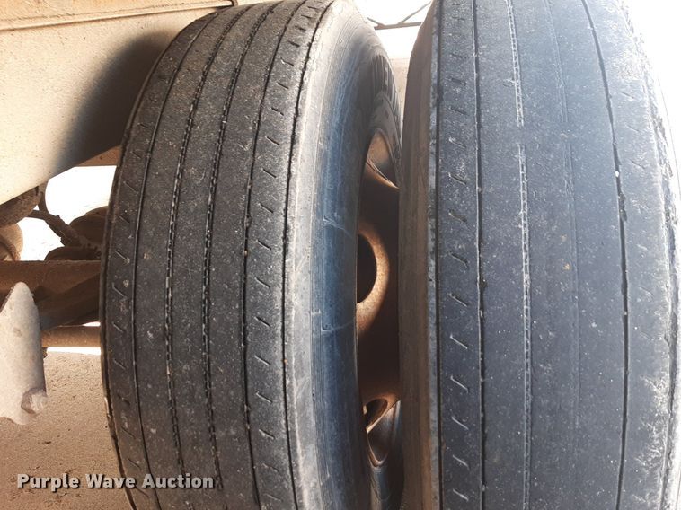 image for item DQ7075 2006 Wabash dry van trailer