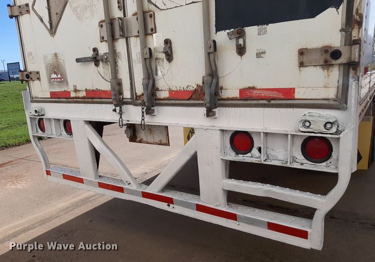 image for item DQ7076 2005 Wabash dry van trailer