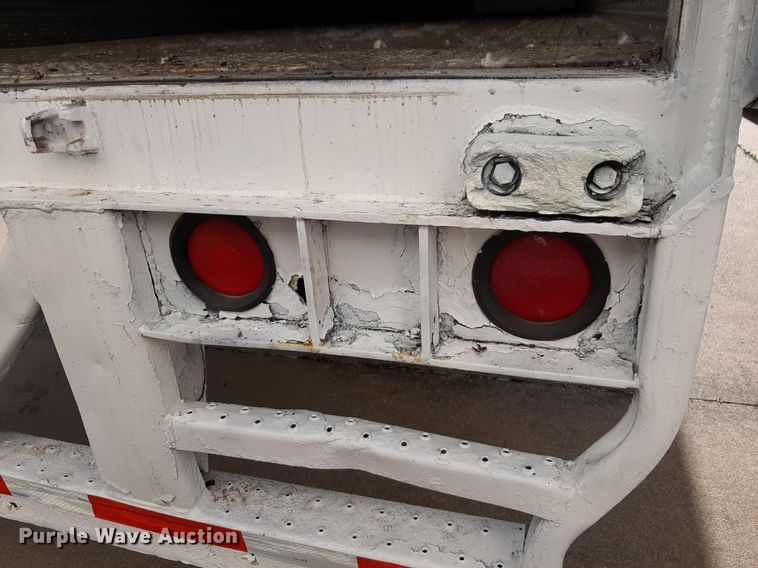 image for item DQ7076 2005 Wabash dry van trailer