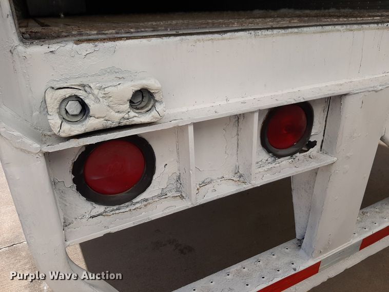 image for item DQ7076 2005 Wabash dry van trailer