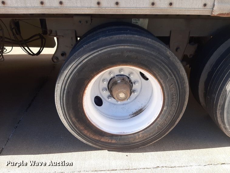 image for item DQ7076 2005 Wabash dry van trailer