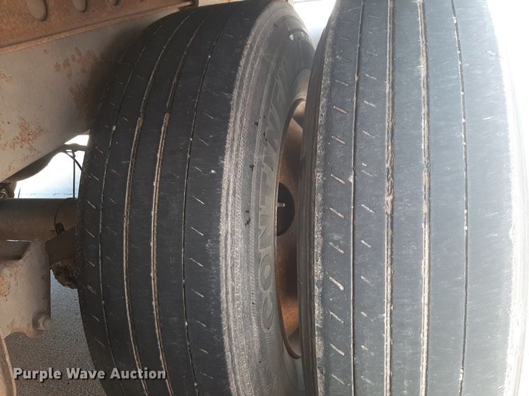 image for item DQ7076 2005 Wabash dry van trailer