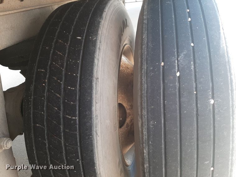 image for item DQ7081 2007 Wabash dry van trailer