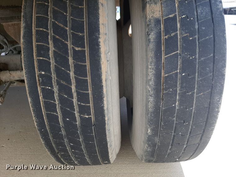 image for item DQ7081 2007 Wabash dry van trailer