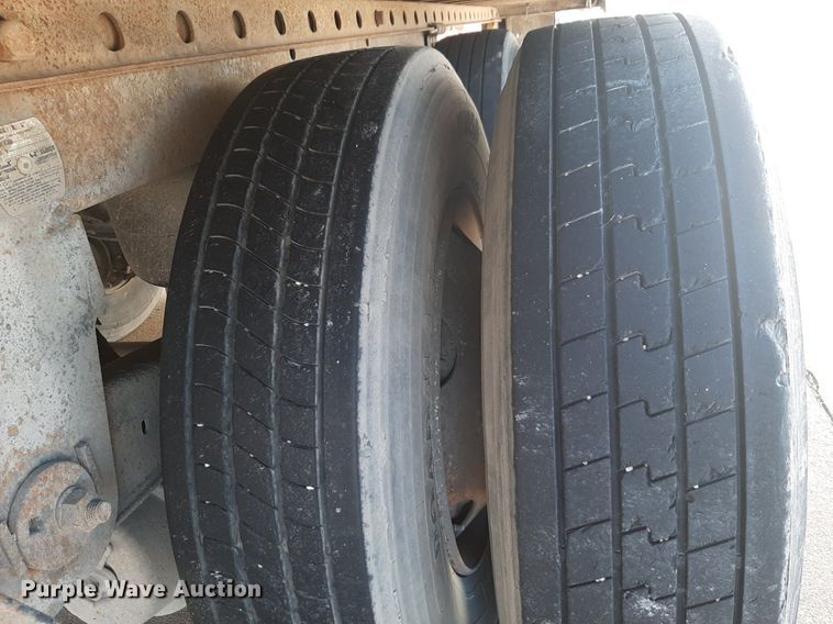 image for item DQ7082 2004 Great Dane dry van trailer