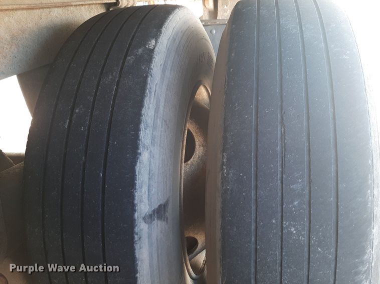 image for item DQ7082 2004 Great Dane dry van trailer