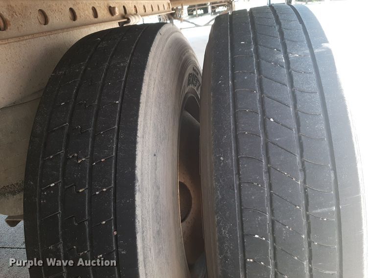 image for item DQ7082 2004 Great Dane dry van trailer