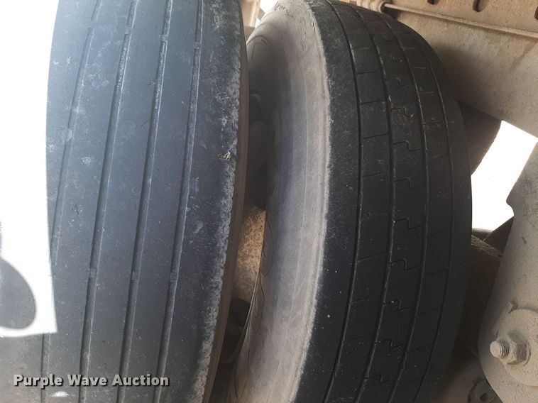 image for item DQ7082 2004 Great Dane dry van trailer