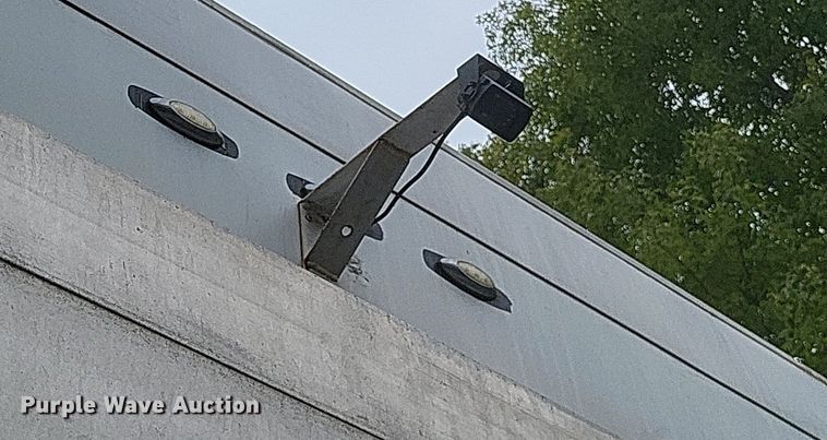 image for item DR4760 2006 Volvo  VNL toy hauler RV