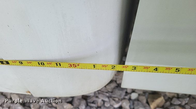 image for item DR4760 2006 Volvo  VNL toy hauler RV