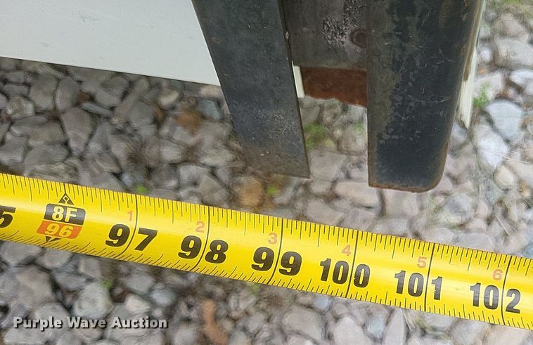 image for item DR4760 2006 Volvo  VNL toy hauler RV