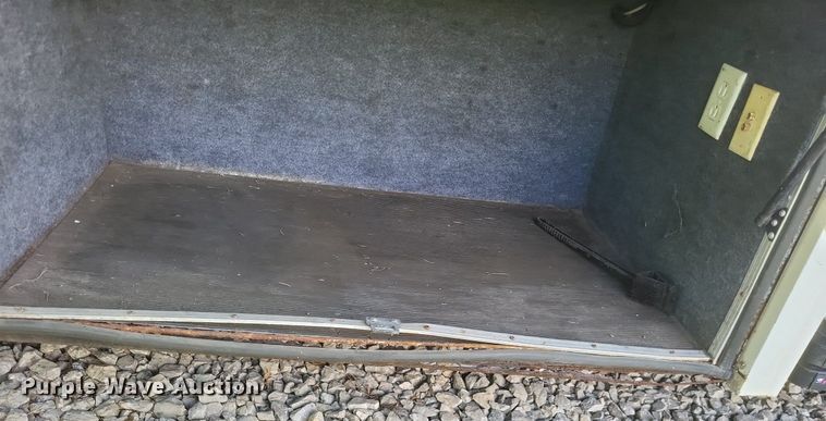 image for item DR4760 2006 Volvo  VNL toy hauler RV